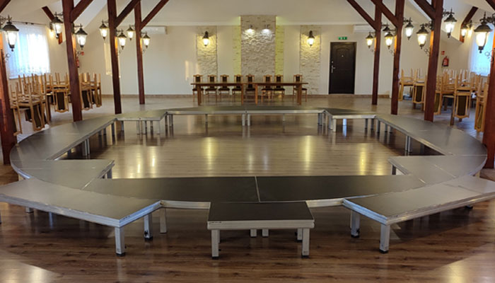 Alustage Bühnenpodeste